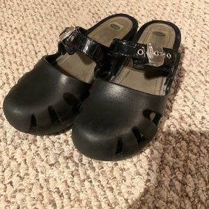 Dr Scholls black, rubber dance clog